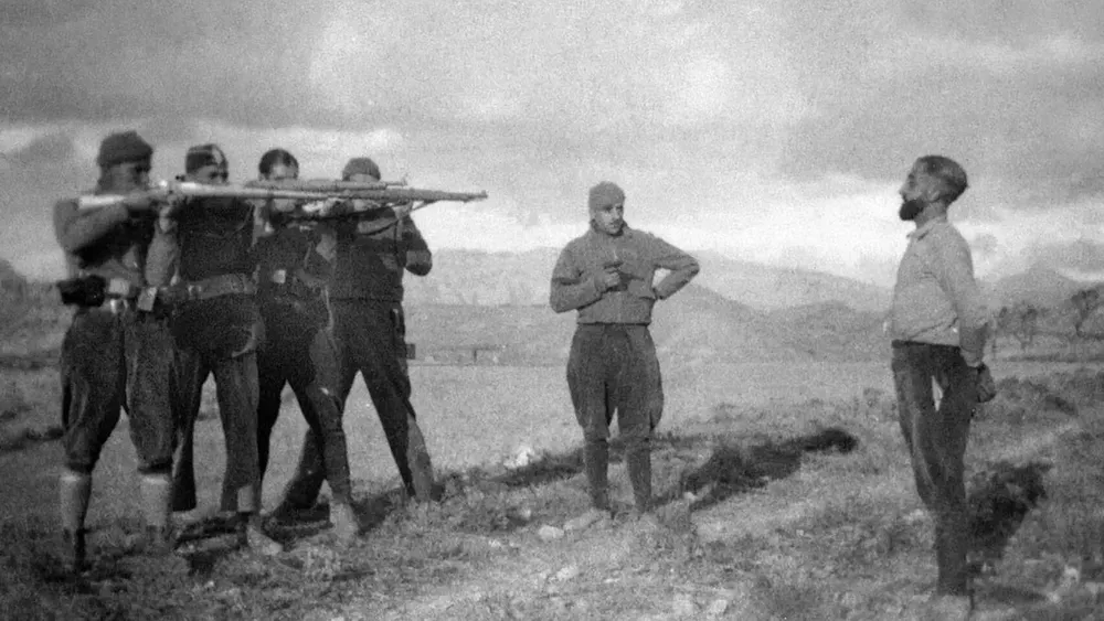 Publican en España un impresionante archivo fotográfico de las exhumaciones de fosas comunes del franquismo