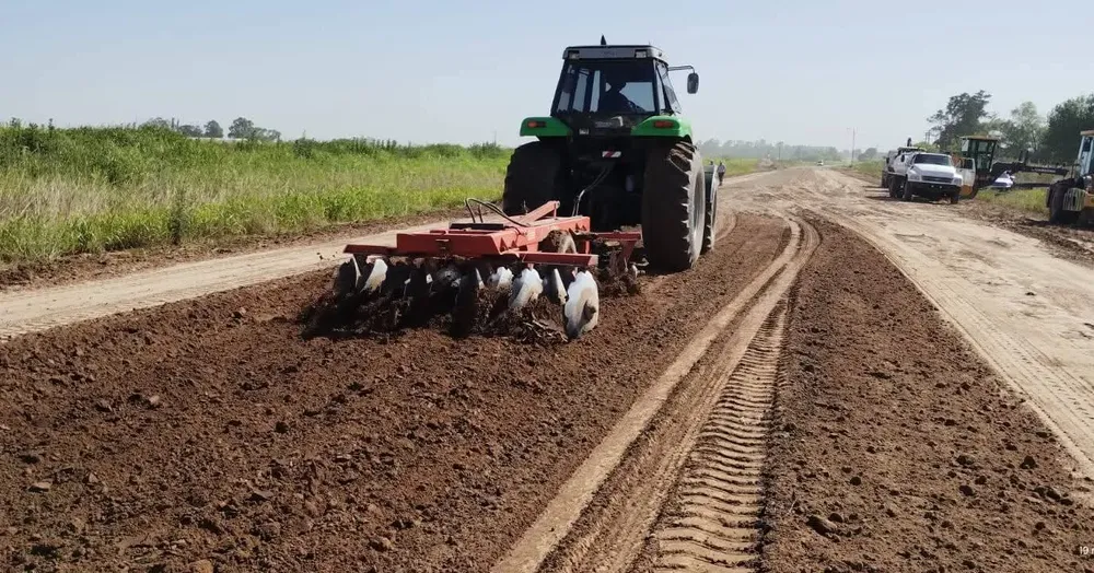 Ensayo vial en un tramo de la Ruta 45 para mejorar la transitabilidad