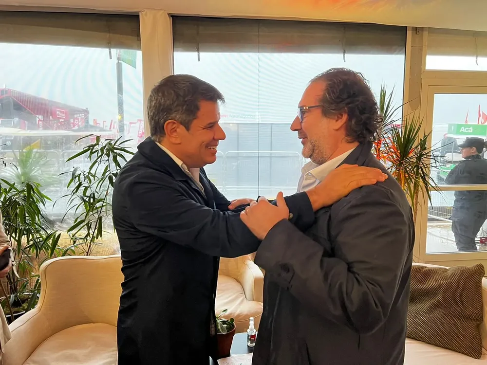 Pasqualin junto a Facundo Manes.