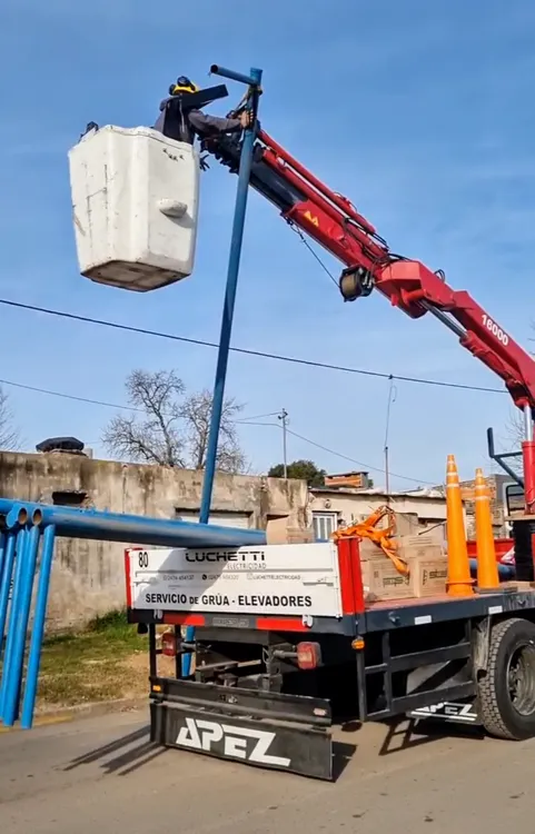 Se instalaron nuevas luminarias en Carabelas