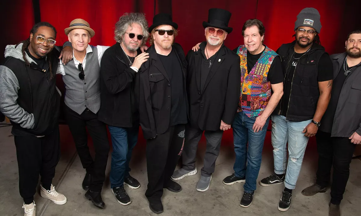 Toto se presentará en Argentina.