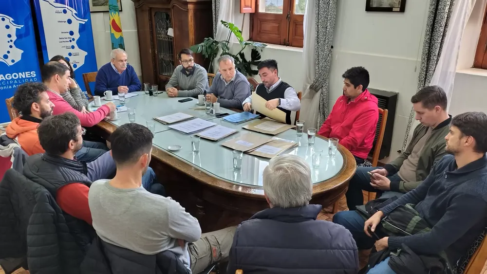 Apertura de sobres de licitación pública para obras de cordón cuneta y badenes