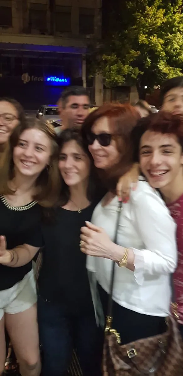 CRISTINA VISITÓ A SU MADRE, INTERNADA EN UN HOSPITAL PRIVADO DE LA PLATA