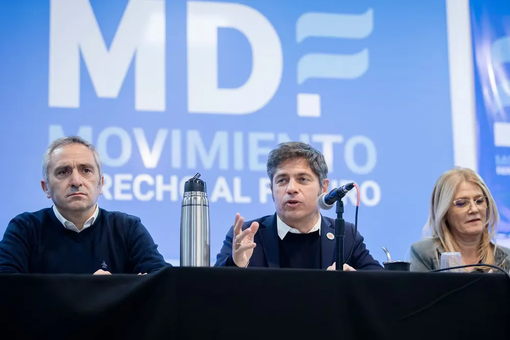 Larroque, Kicillof y Magario en reunión con el MDF.