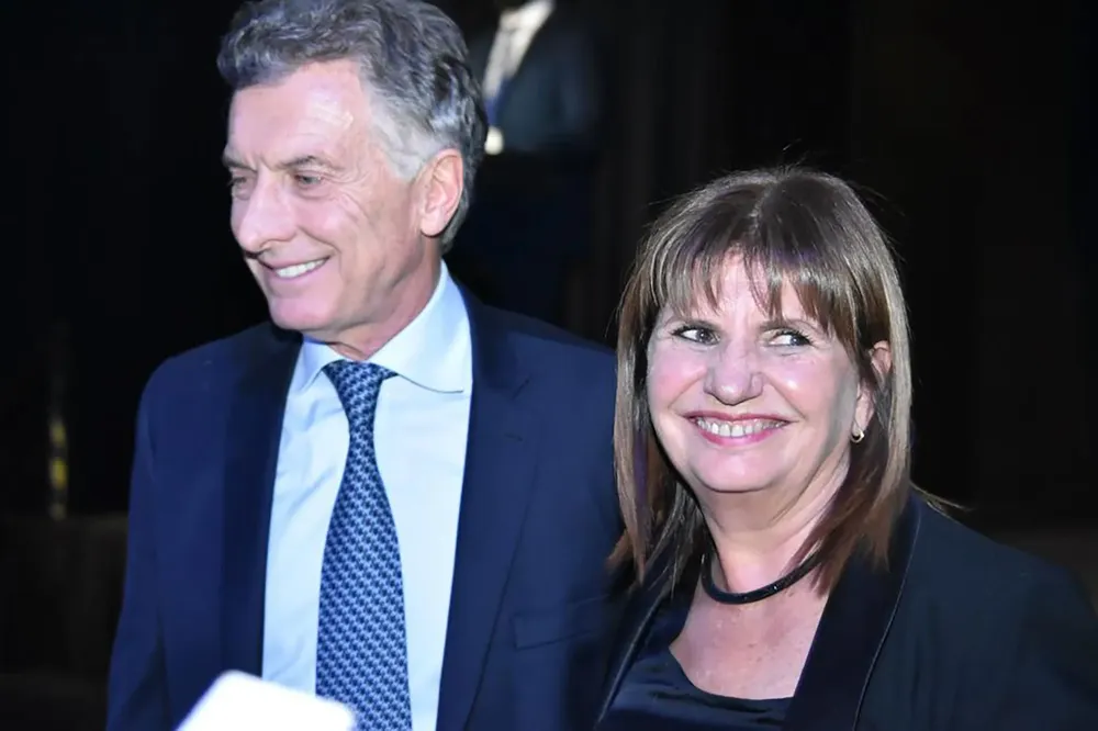 Bullrich junto a Mauricio Macri.