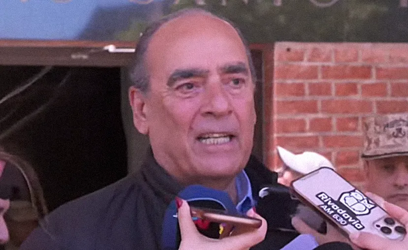 Votó Francos y pidió calma sobre el dólar y el gabinete