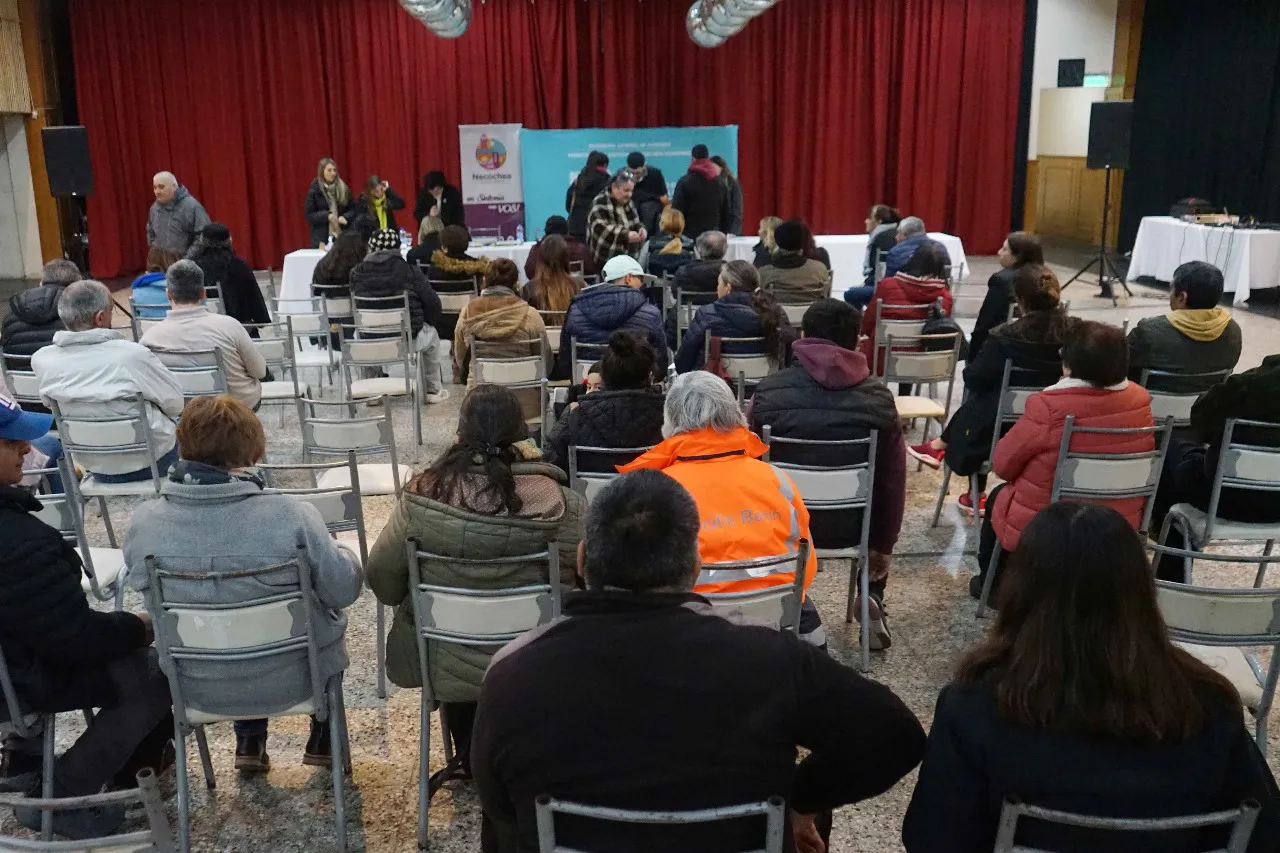 Más de 50 familias del distrito firmaron las escrituras de sus viviendas 2