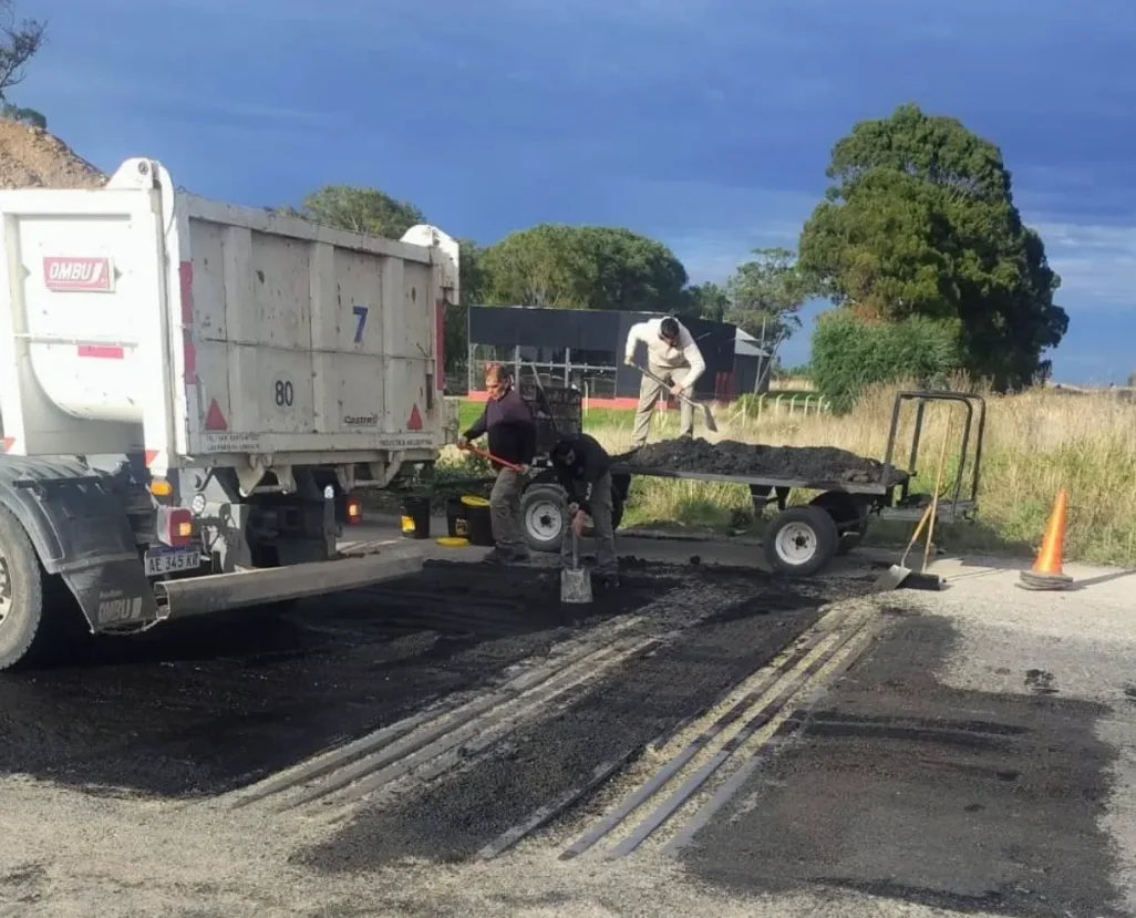 Se realizaron trabajos de bacheo en la Ruta Provincial N°86