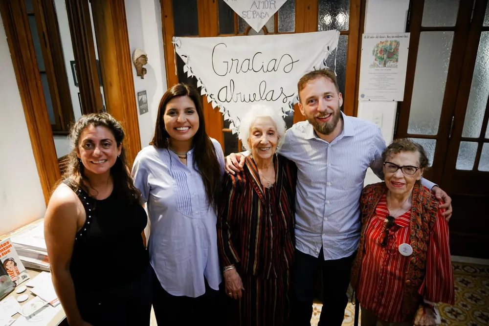 Otermín firmó convenio con Carlotto 2