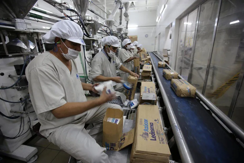 Con más de 200 contagios y 9 muertos reclaman que Ledesma reduzca la circulación de empleados