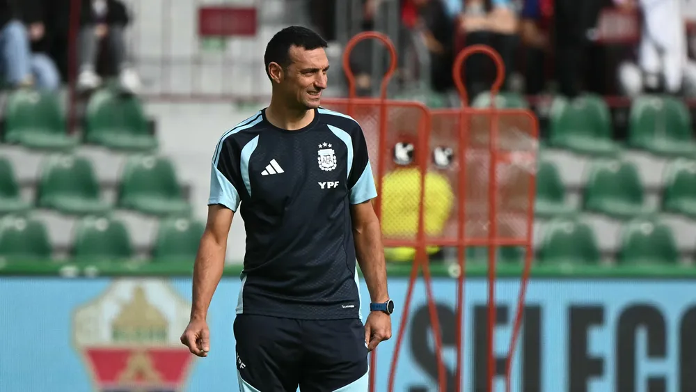 Scaloni define la lista de cara al Mundial.