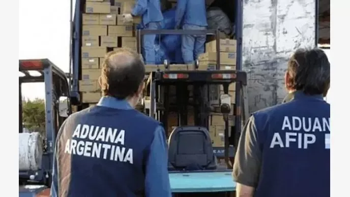 La Aduana subastará 51 lotes de celulares Iphone