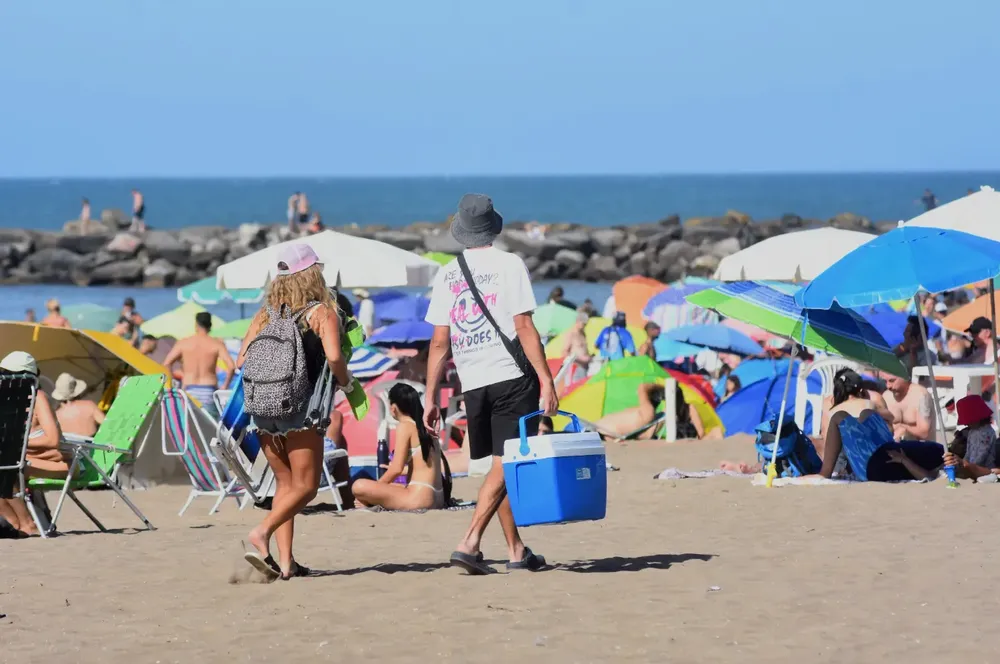 Vacaciones caras: la canasta de verano sube 12%
