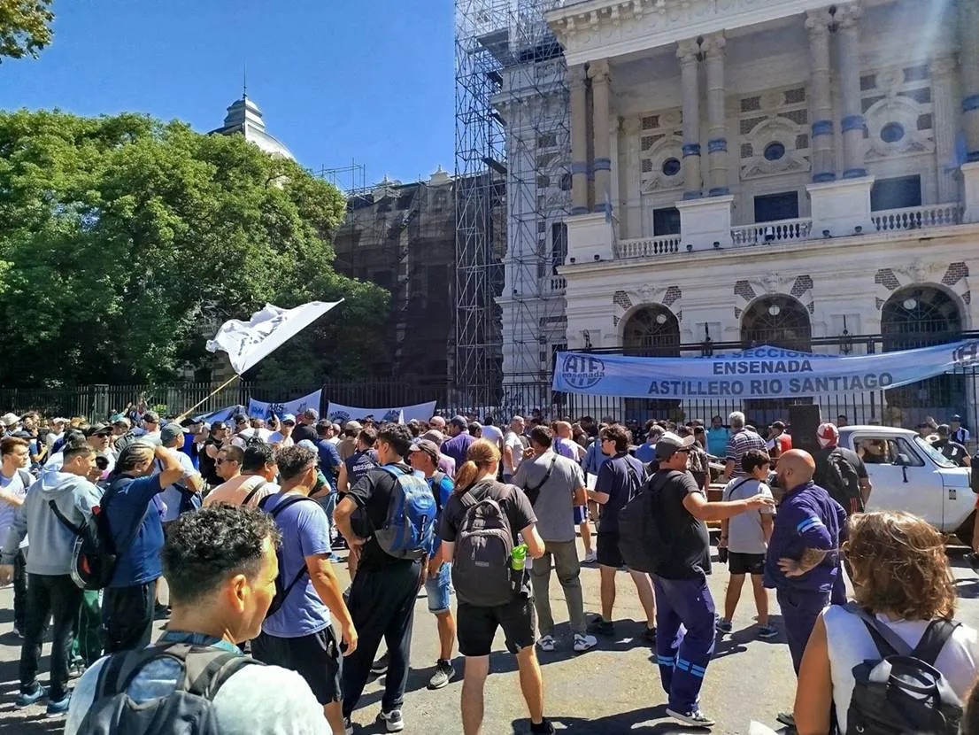 ARS: bases rechazan el aumento aceptado por la conducción