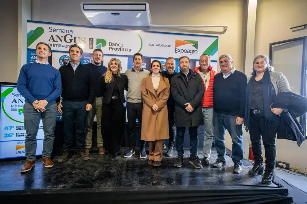 La Liga de Intendentes lleva su agenda al campo y tiende puentes en el peronismo.
