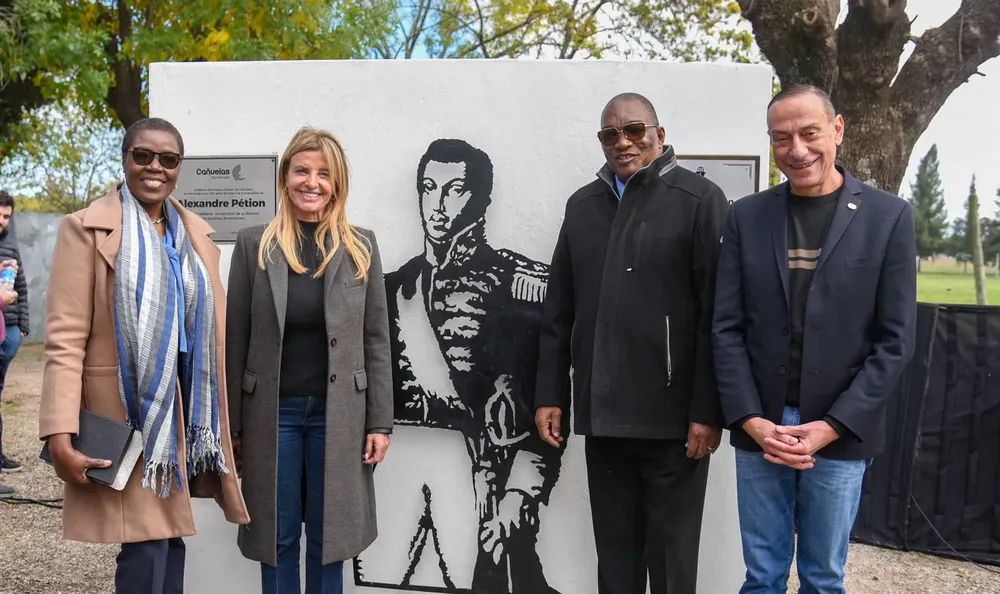 Fassi celebró un nuevo aniversario de Alejandro Petión.