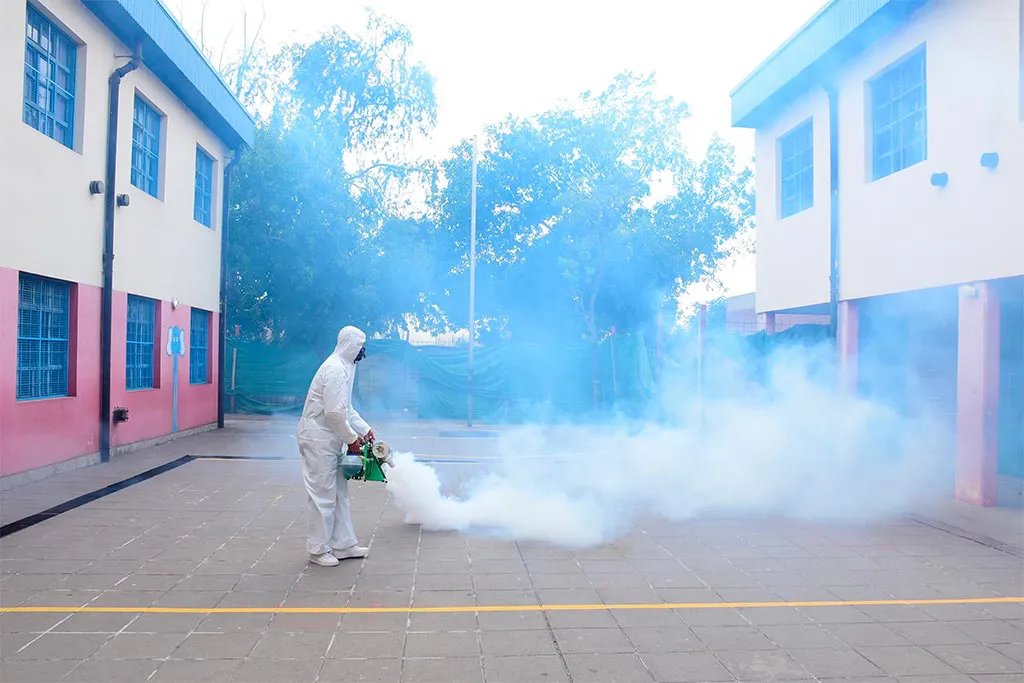 Fumigación en escuelas de Malvinas.