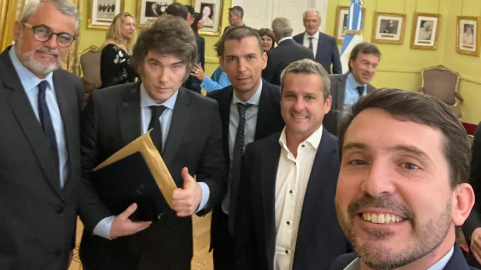 Milei con interbloque UCR LLA