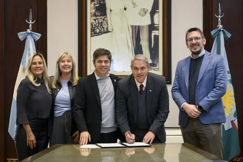 Golía firmó dos importantes convenios con la Provincia.