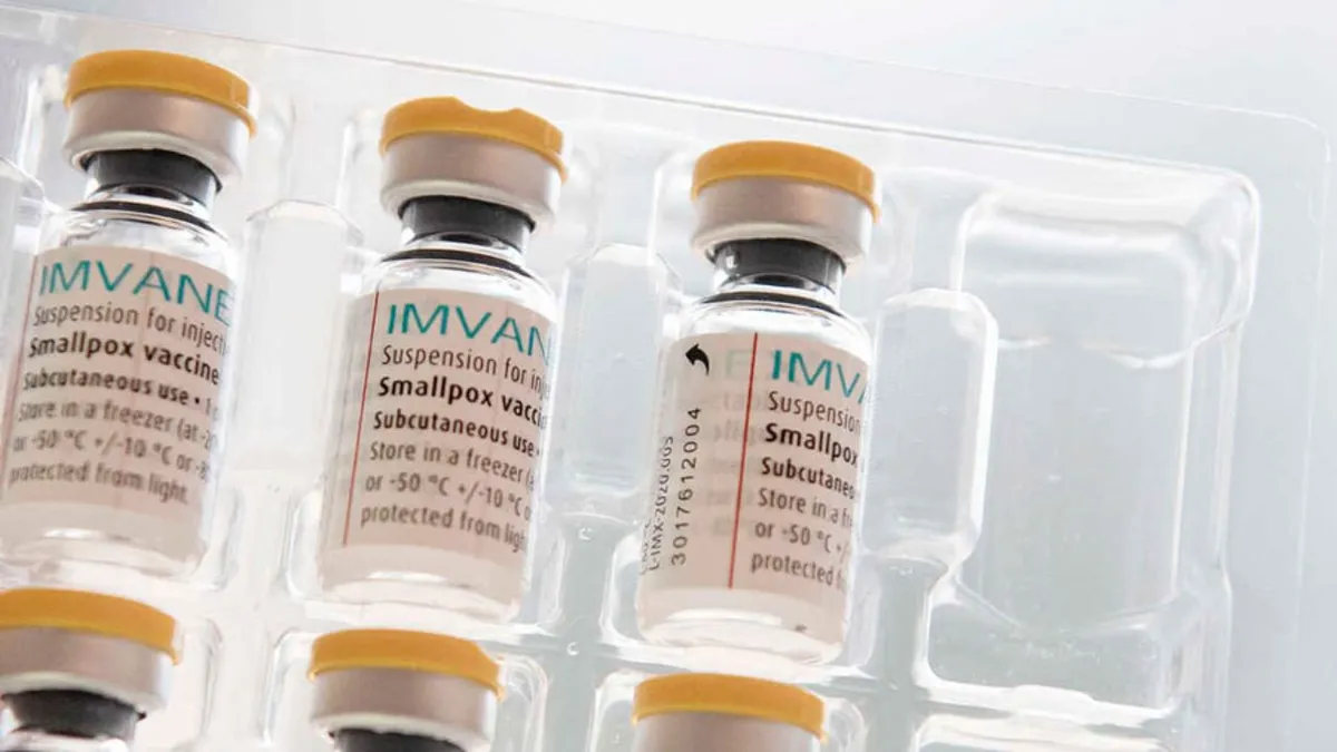 La OMS aprueba la primera vacuna global contra la viruela símica