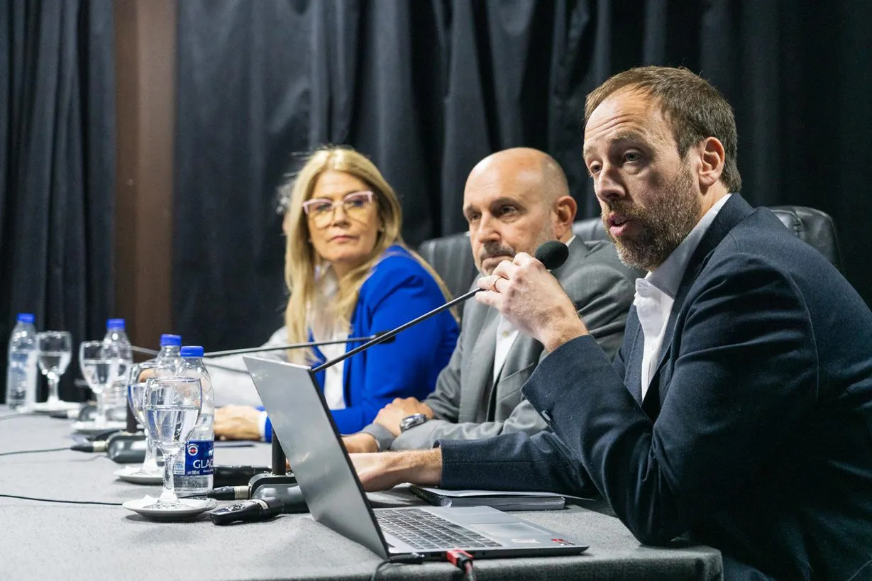 López, Magario y Guerrera en la presentación del Presupuesto 2026