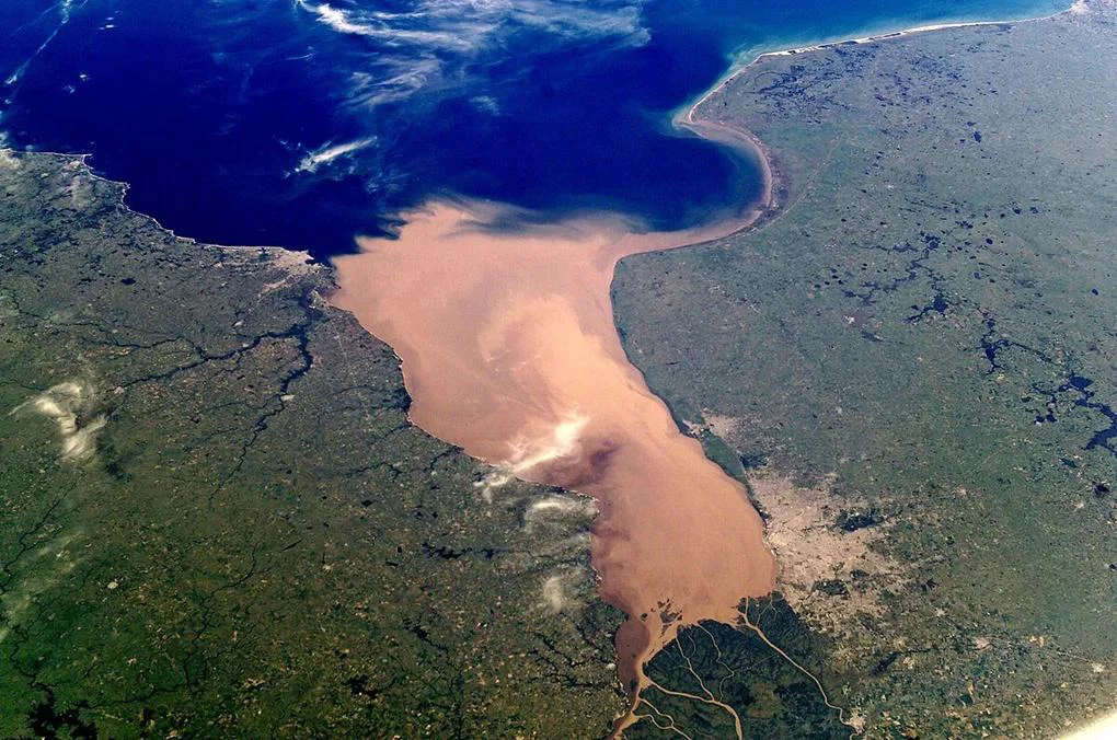 El rechazo de Nación al aval para sanear el Río de la Plata agrava la disputa con Kicillof.