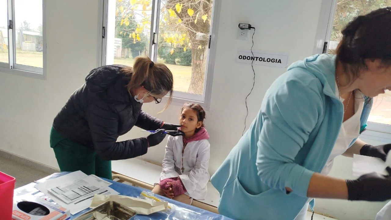 Las Flores avanza con inclusión, tecnología y salud escolar 4