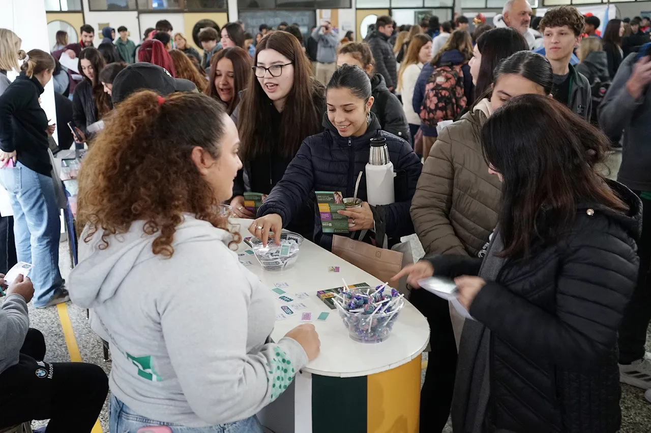 Con la presencia del Intendente se dio inicio a la Expo Educativa 2025 2
