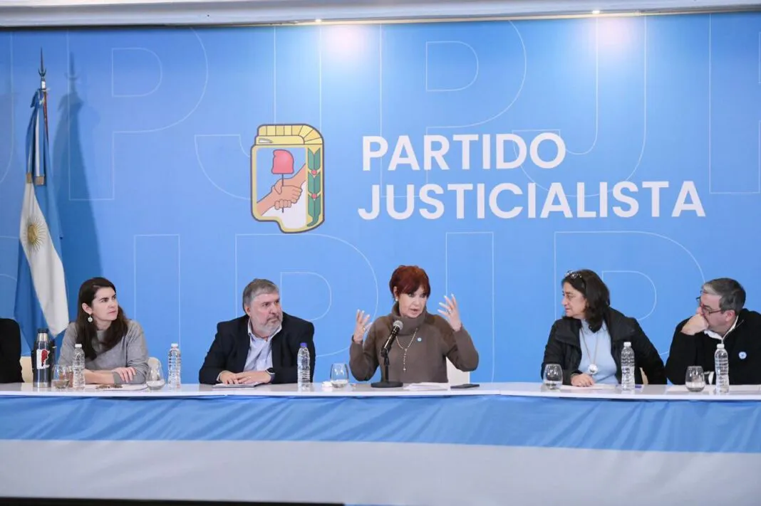 Cristina Kirchner encabeza Congreso nacional del PJ
