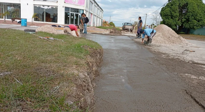 Avanzan las mejoras en calles del casco urbano y zona portuaria