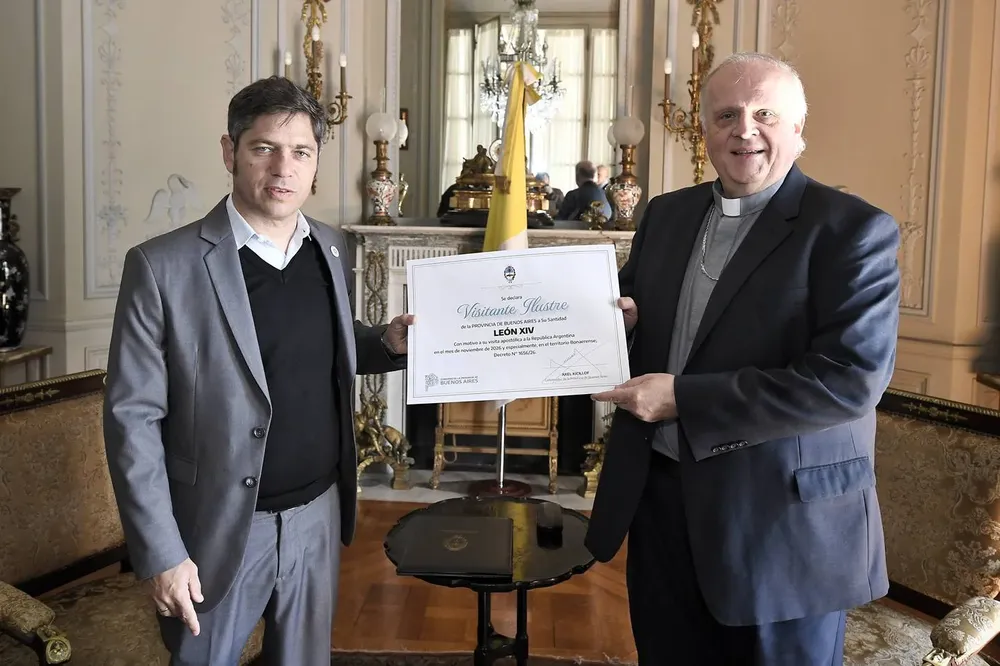 Kicillof se reunió con monseñor Michael Wallace Banach para avanzar en los detalles de la visita del papa León XIV.