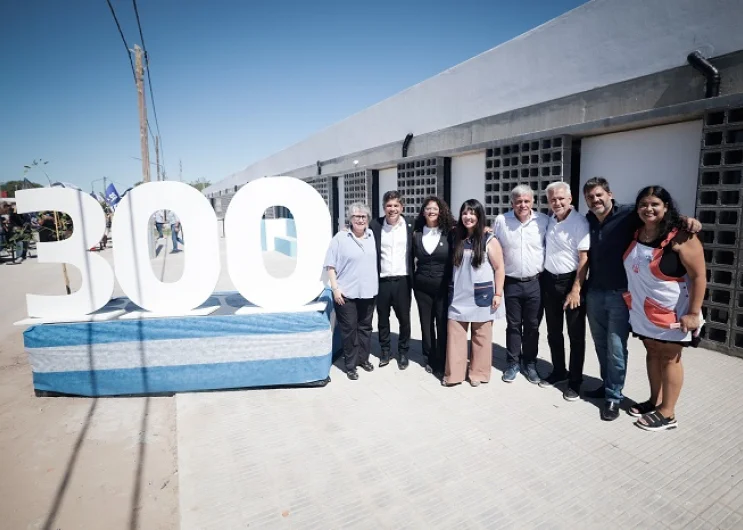 Kicillof inauguró el edificio educativo N°300