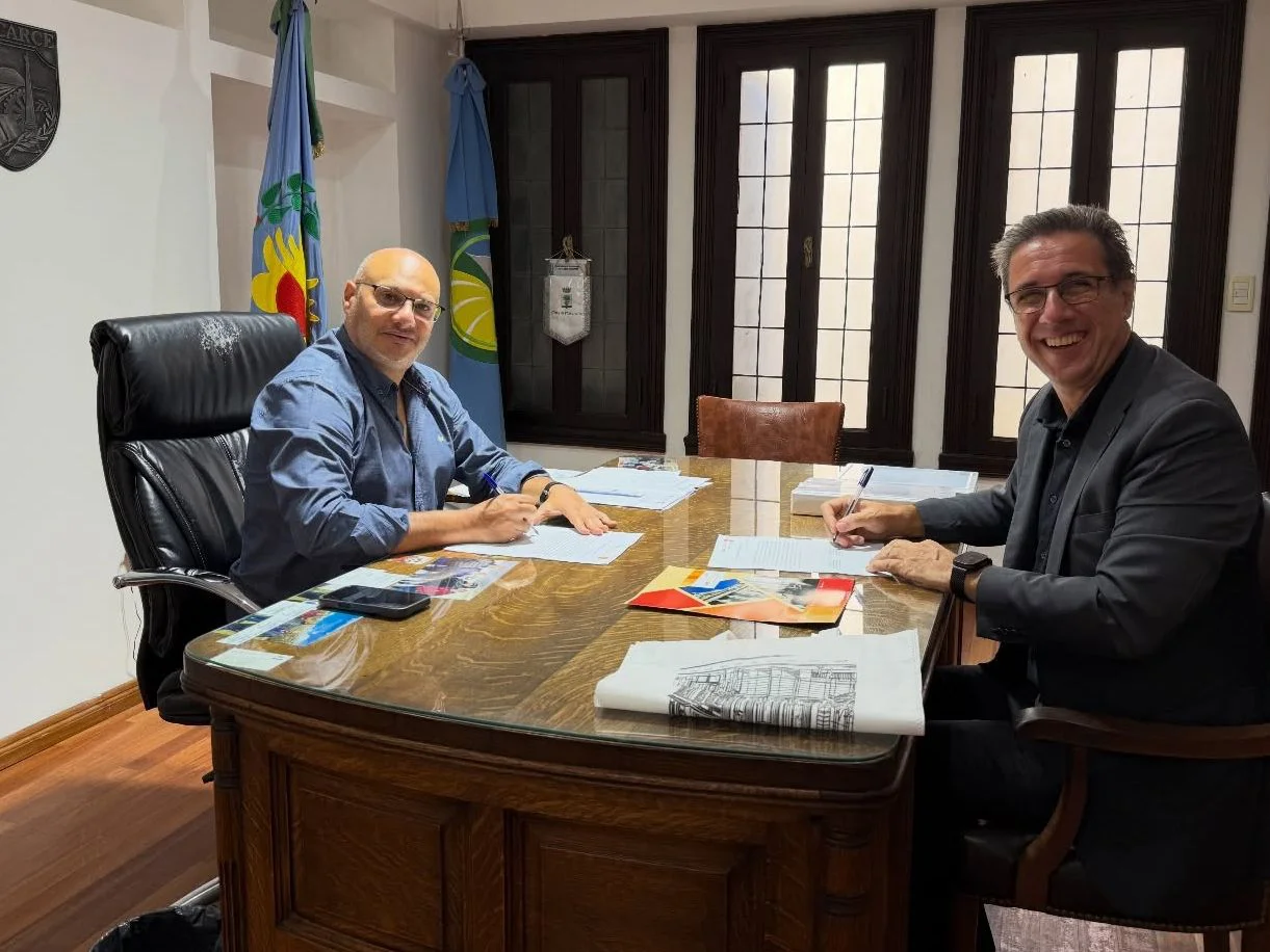 Reino firmó un acuerdo con la Facultad de Económicas de la UBA para implementar programas educativos en Balcarce