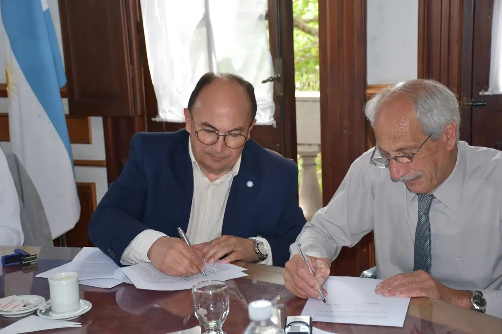 Salomón pone el foco en la construcción de viviendas 2