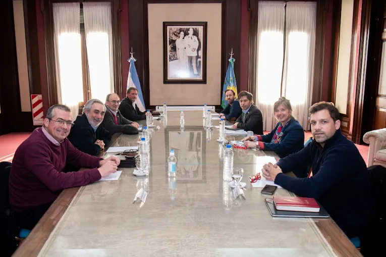 Kicillof encabezó una reunión de trabajo con intendentes