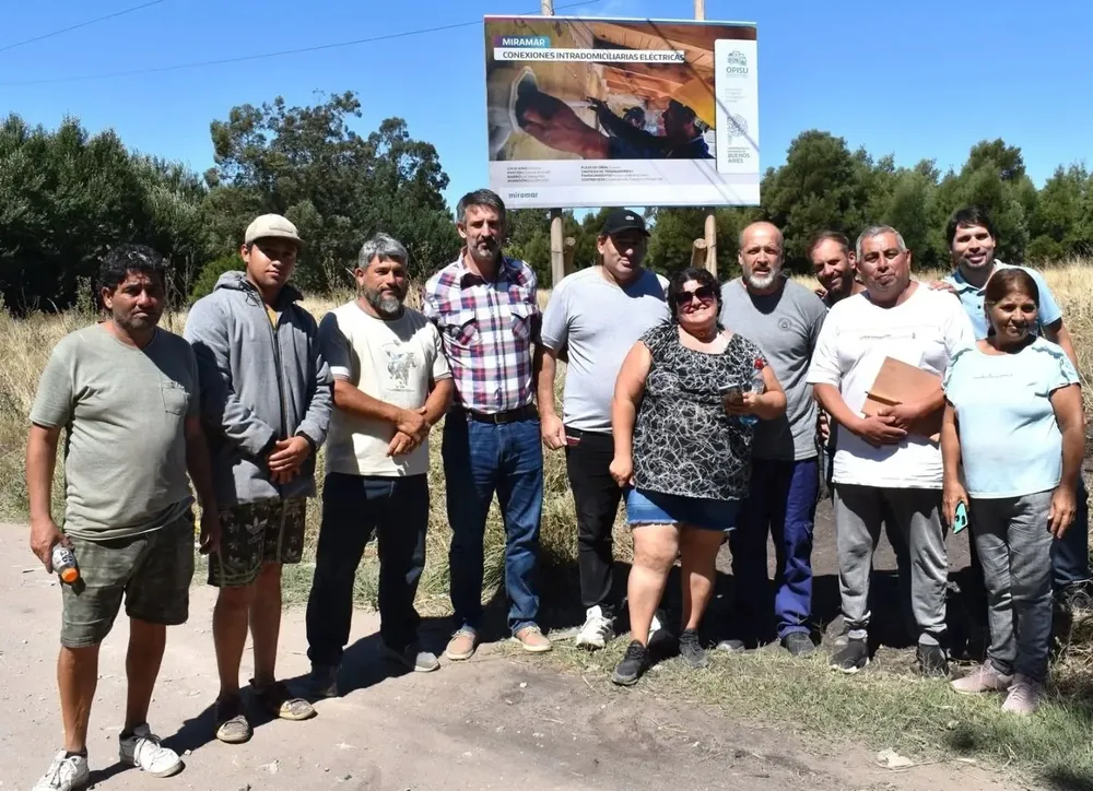Ianantuony recorrió obras en el barrio Las Margaritas de Miramar_jfif
