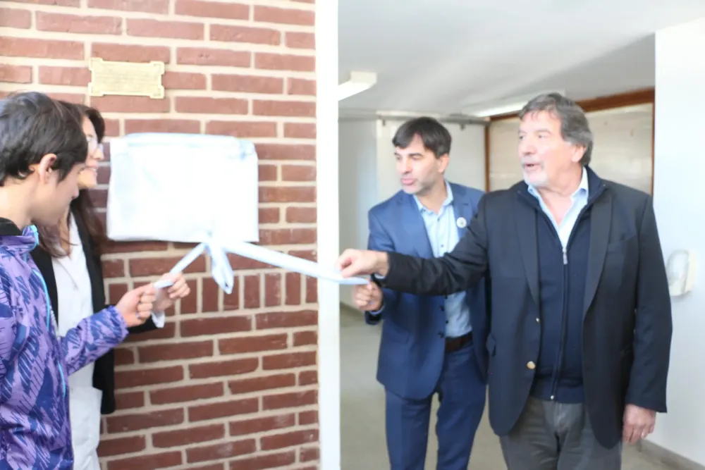 Echarren y Sileoni celebraron el cumpleaños 50 de la Escuela 501.