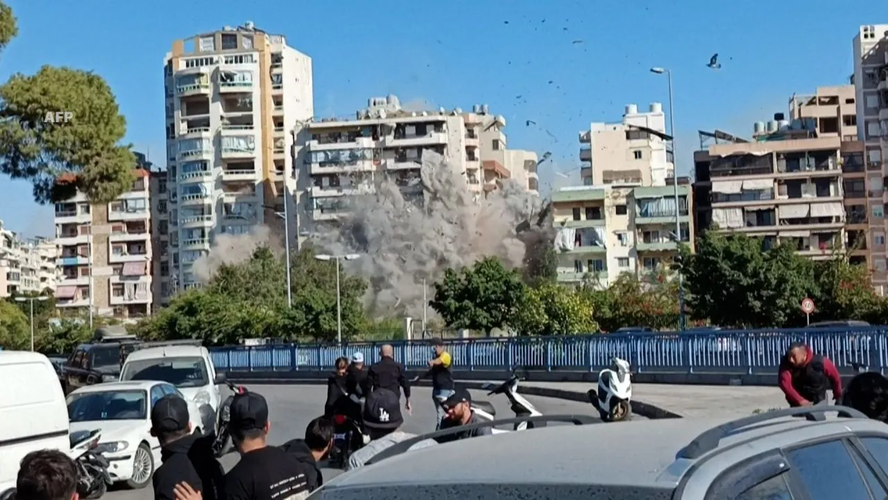 Momento exacto del bombardeo israelí en Beirut