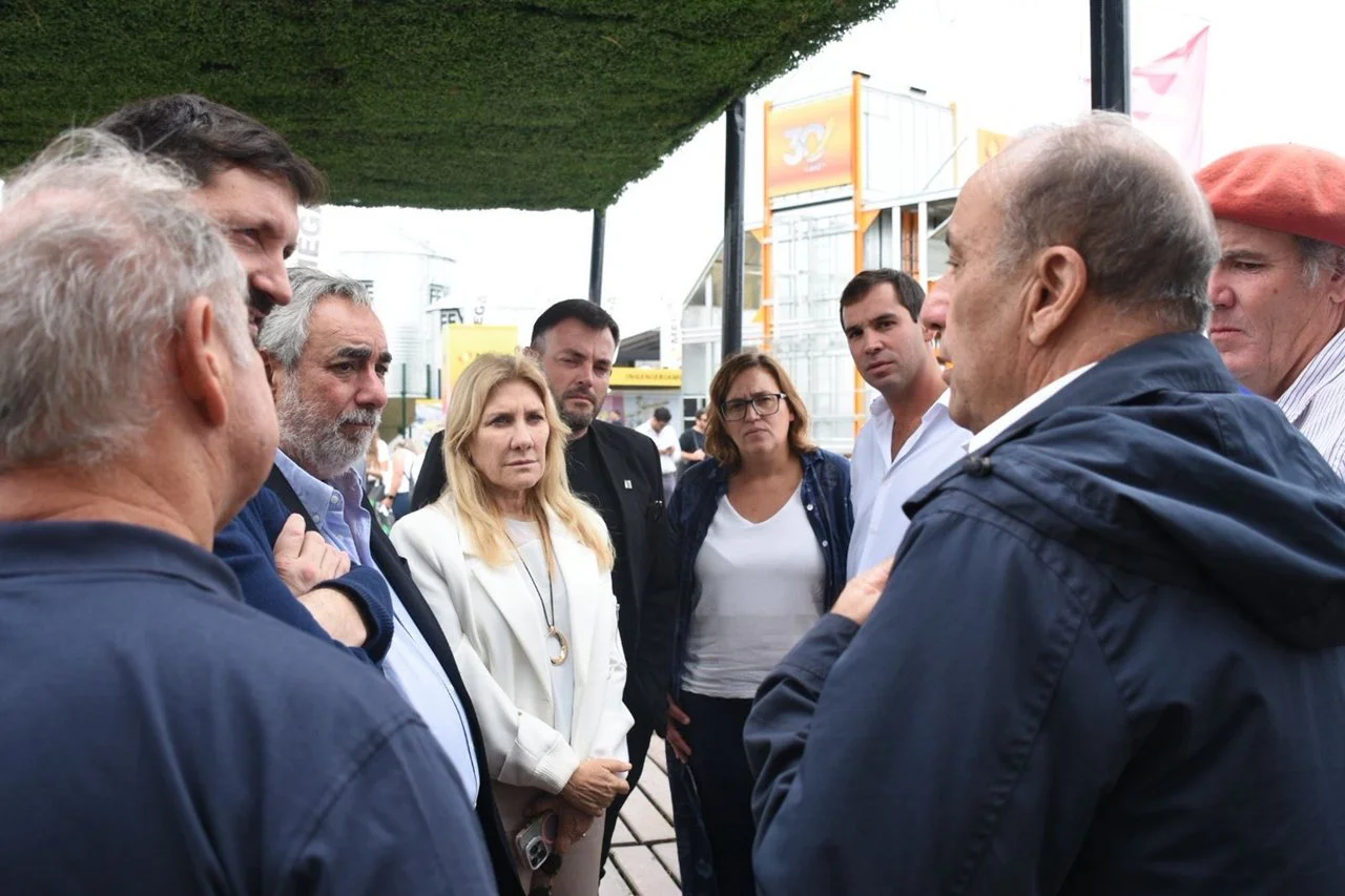 Foto con los Passaglia y mensaje al campo: el radicalismo capitaliza la vidriera política de Expoagro