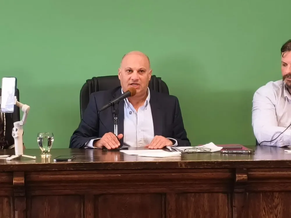 Reino inauguró sesiones en Balcarce.