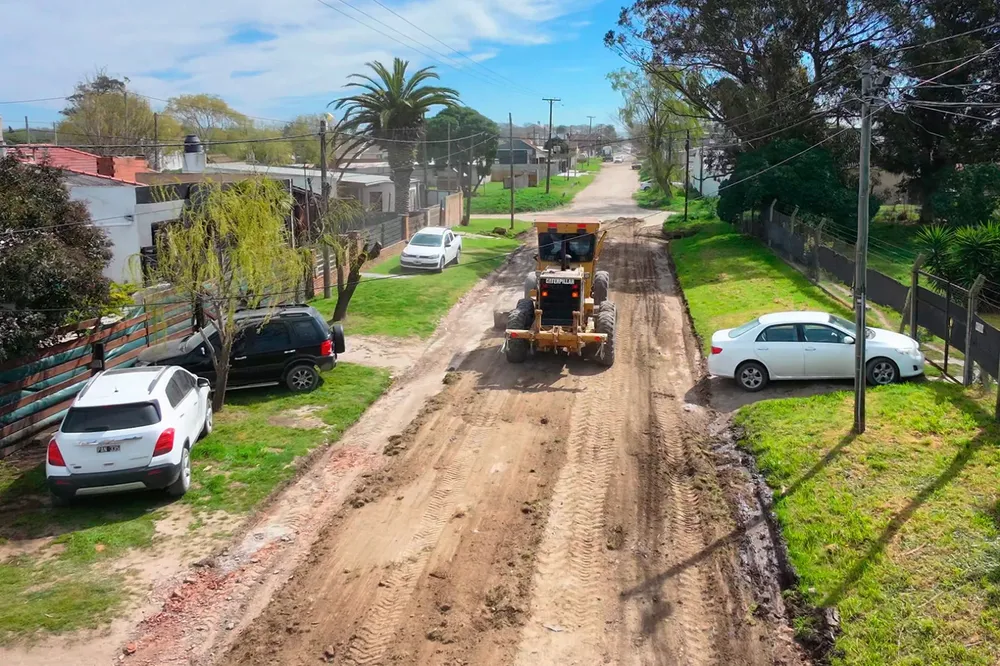 Necochea lleva alumbrado a sectores que no lo tenían y mejora la transitabilidad 3