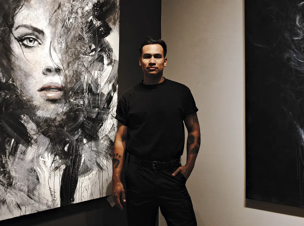 Mad Charcoal: El artista que transforma el carbón en emociones virales