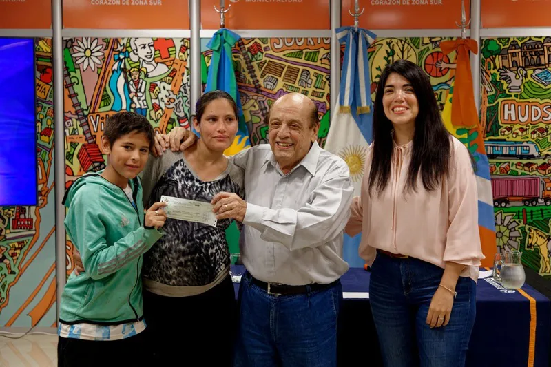 40 familias de escasos recursos de Berazategui van a mejorar sus hogares 1 (1)