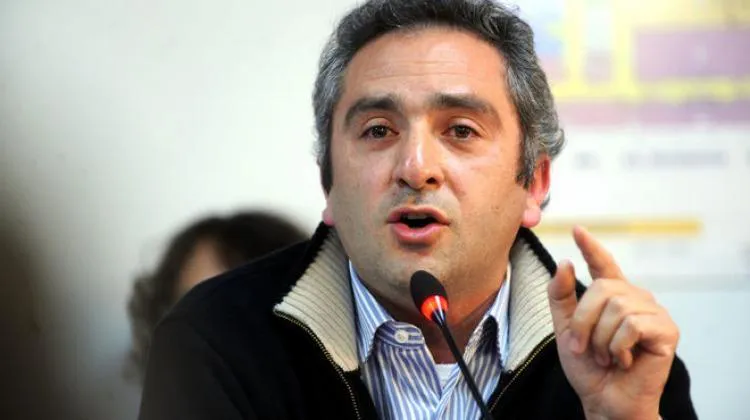 Larroque relacionó las agresiones en el Obelisco con Macri y un sector radicalizado de JxC