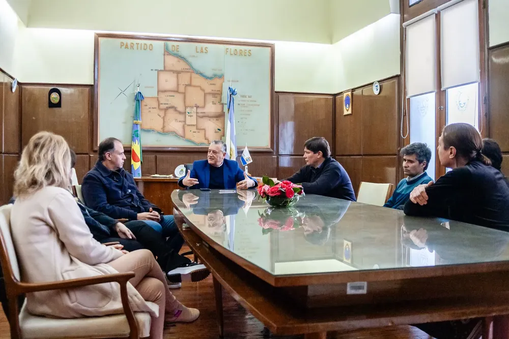 Nuevo incremento para municipales de Las Flores.