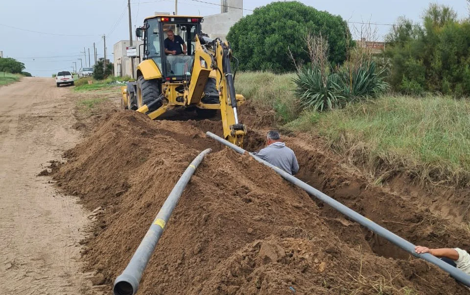 Necochea refuerza el sistema de salud y amplía la red de agua 2