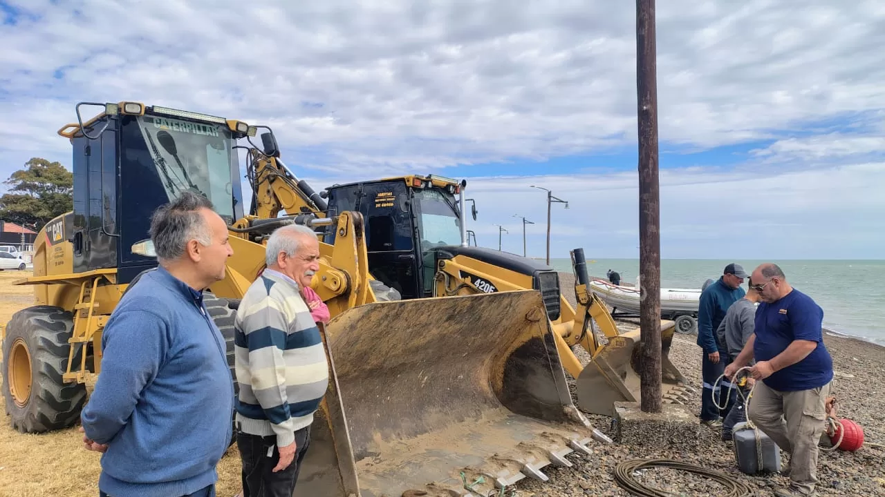 Comienza la limpieza de enganches en Bahía San Blas