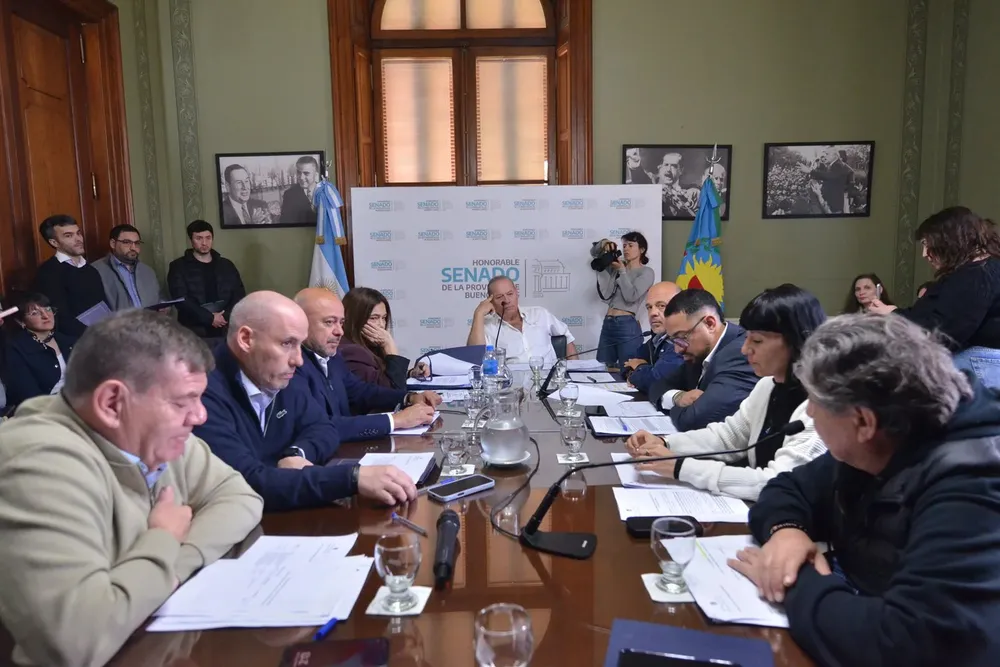 La comisión de Seguridad del Senado bonaerense se encamina a fijar por ley una fórmula para actualizar los fondos que reciben los cuarteles de los Bomberos Voluntarios.