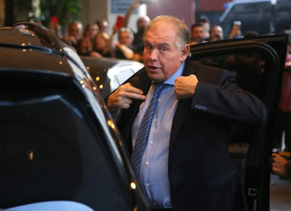 Werthein deja la cancillería.