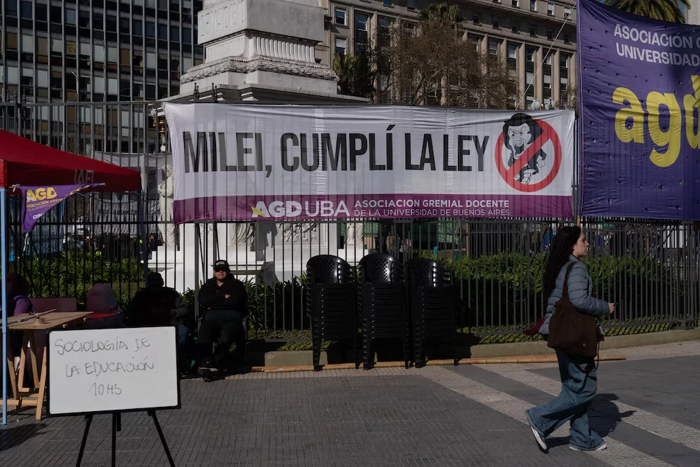 Pancarta Milei